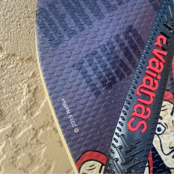 Havaianas X La Casa de Papel Flip Flops Sandals Money Heist size 13M NWT RARE - Picture 4 of 5